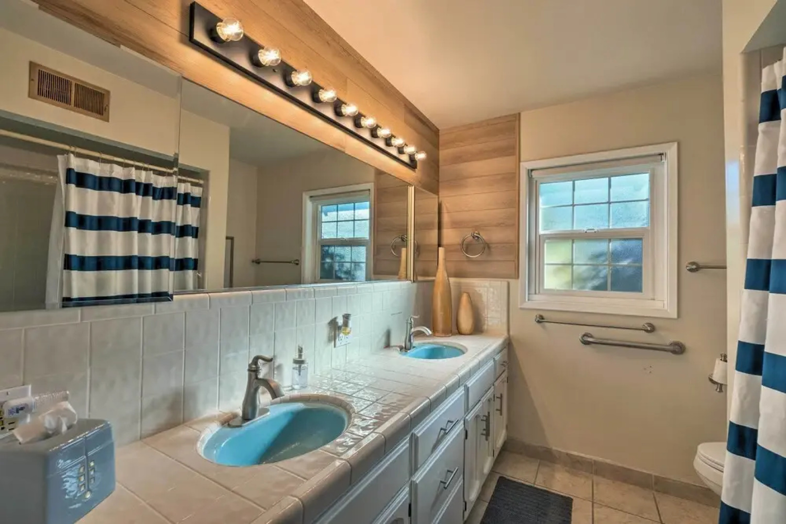 Spacious Wine Country Home: 1 Mi to Downtown Lodi!