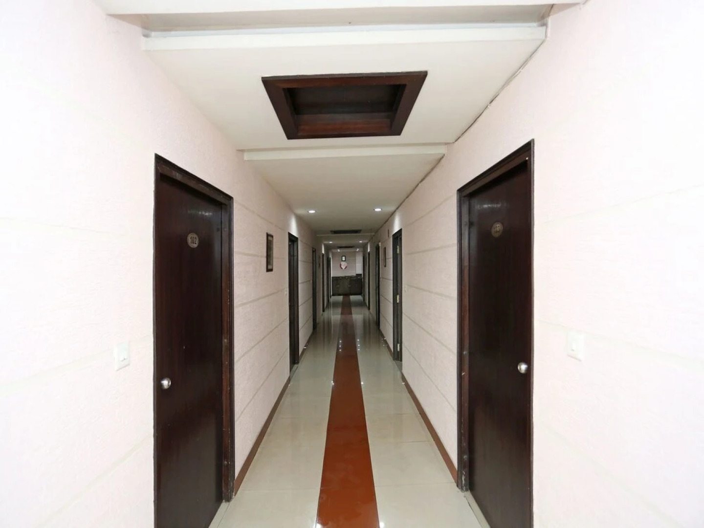 Hotel Rivieraa by OYO Rooms