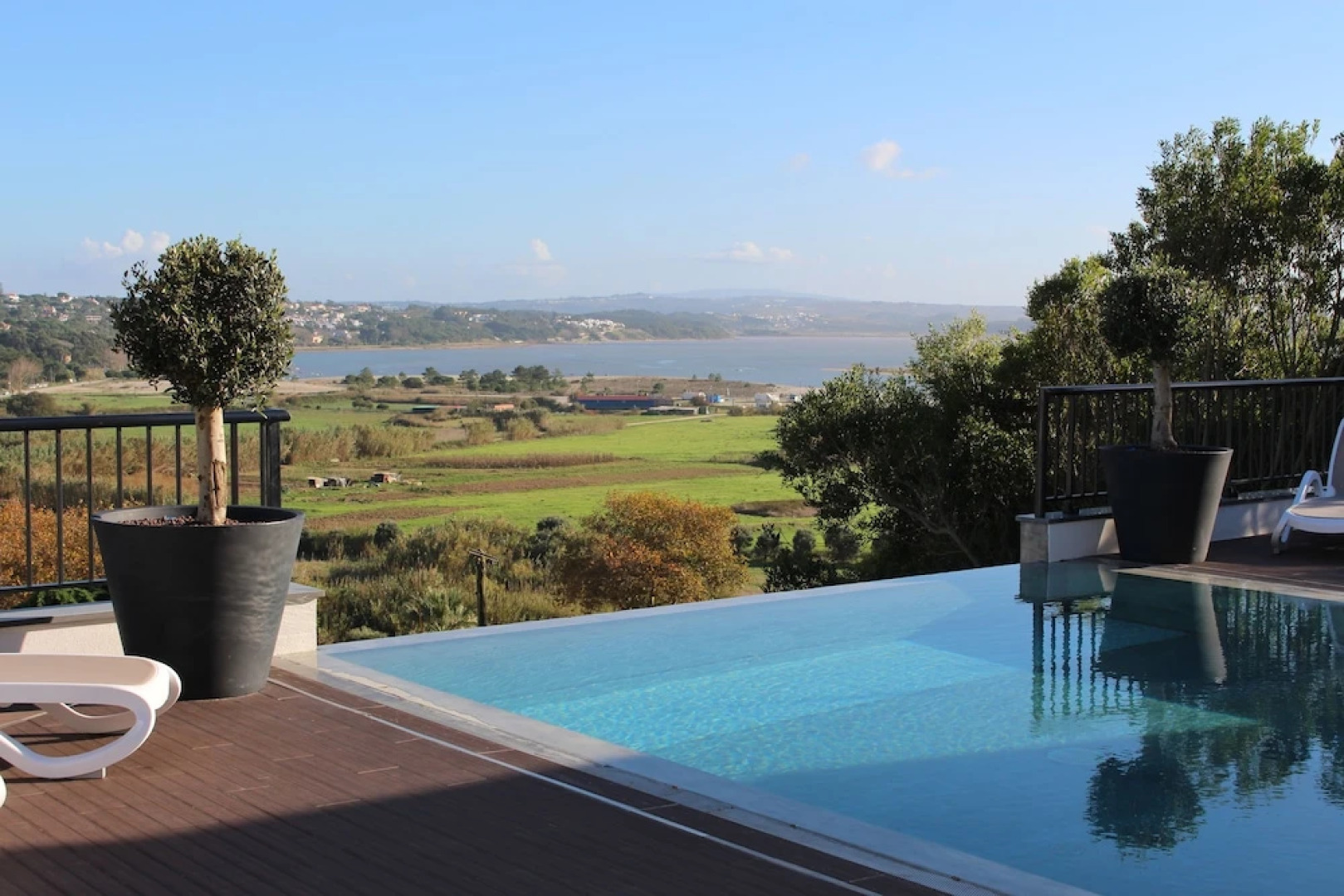 Hillside House Suites & Spa