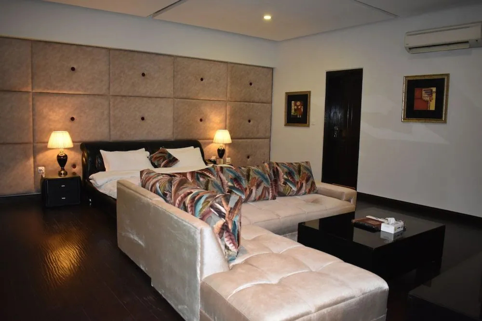 Safari Club 1
