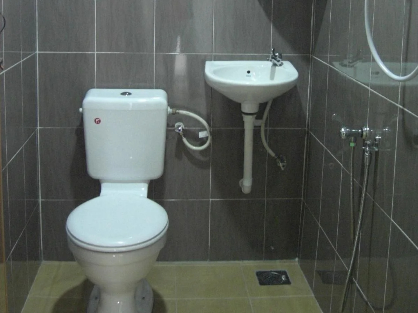 Travellers Planet Hotel & Guest House