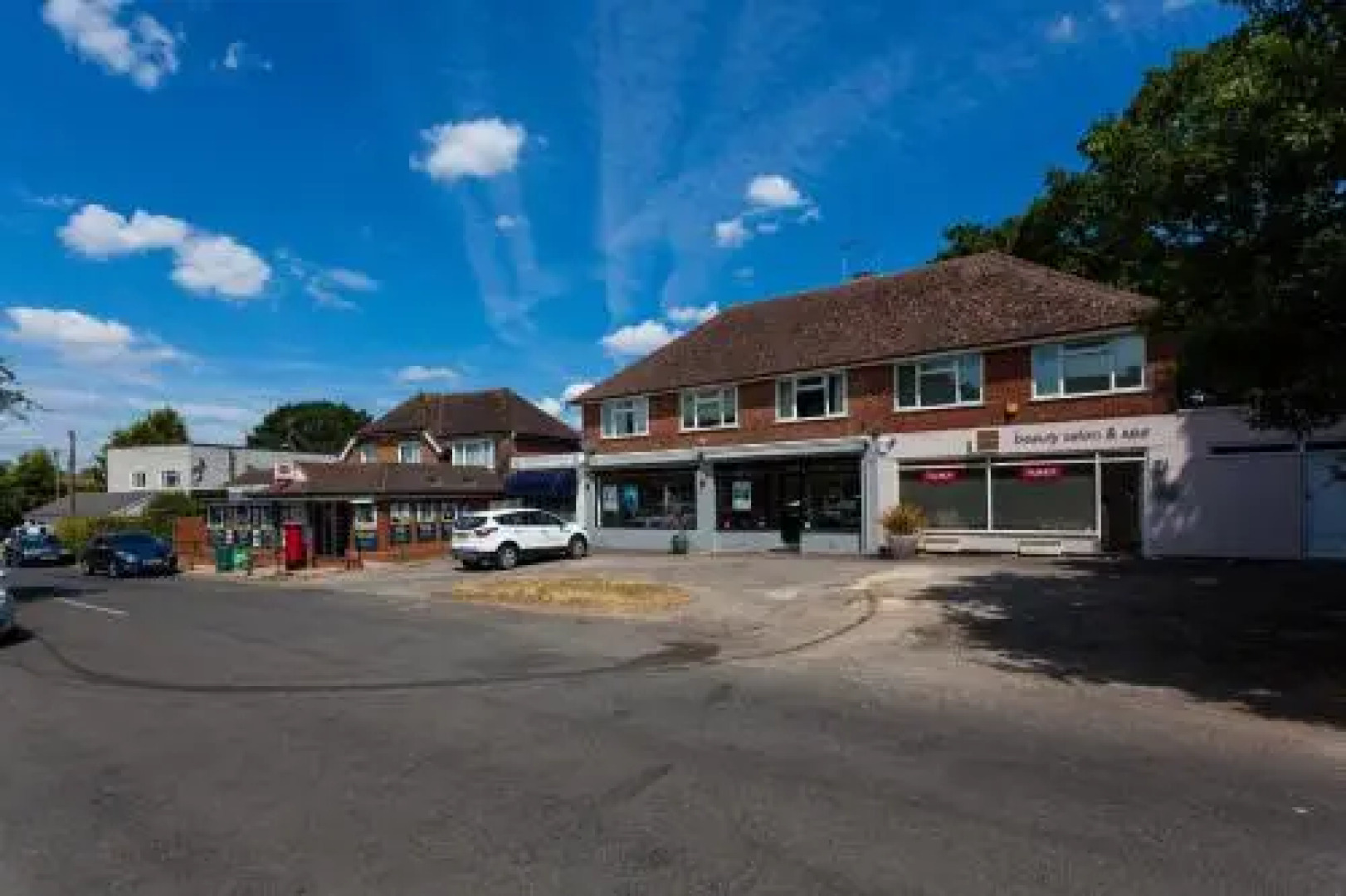 West Chiltington Village, 2 bedrooms & parking