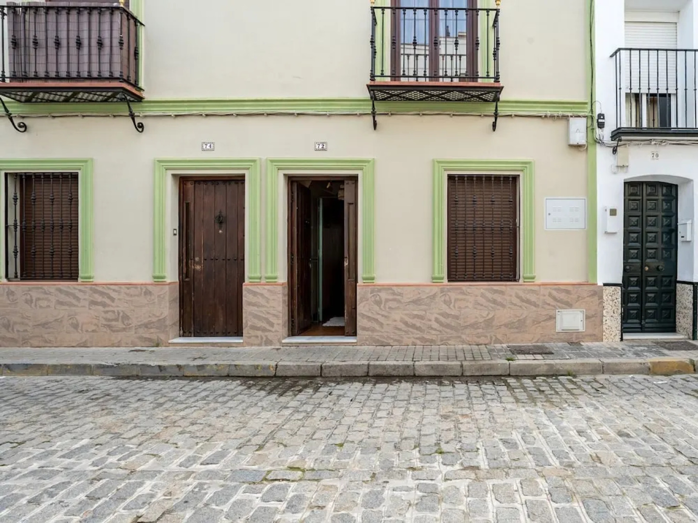 Simplistic Holiday Home in Sevilla with Terrace