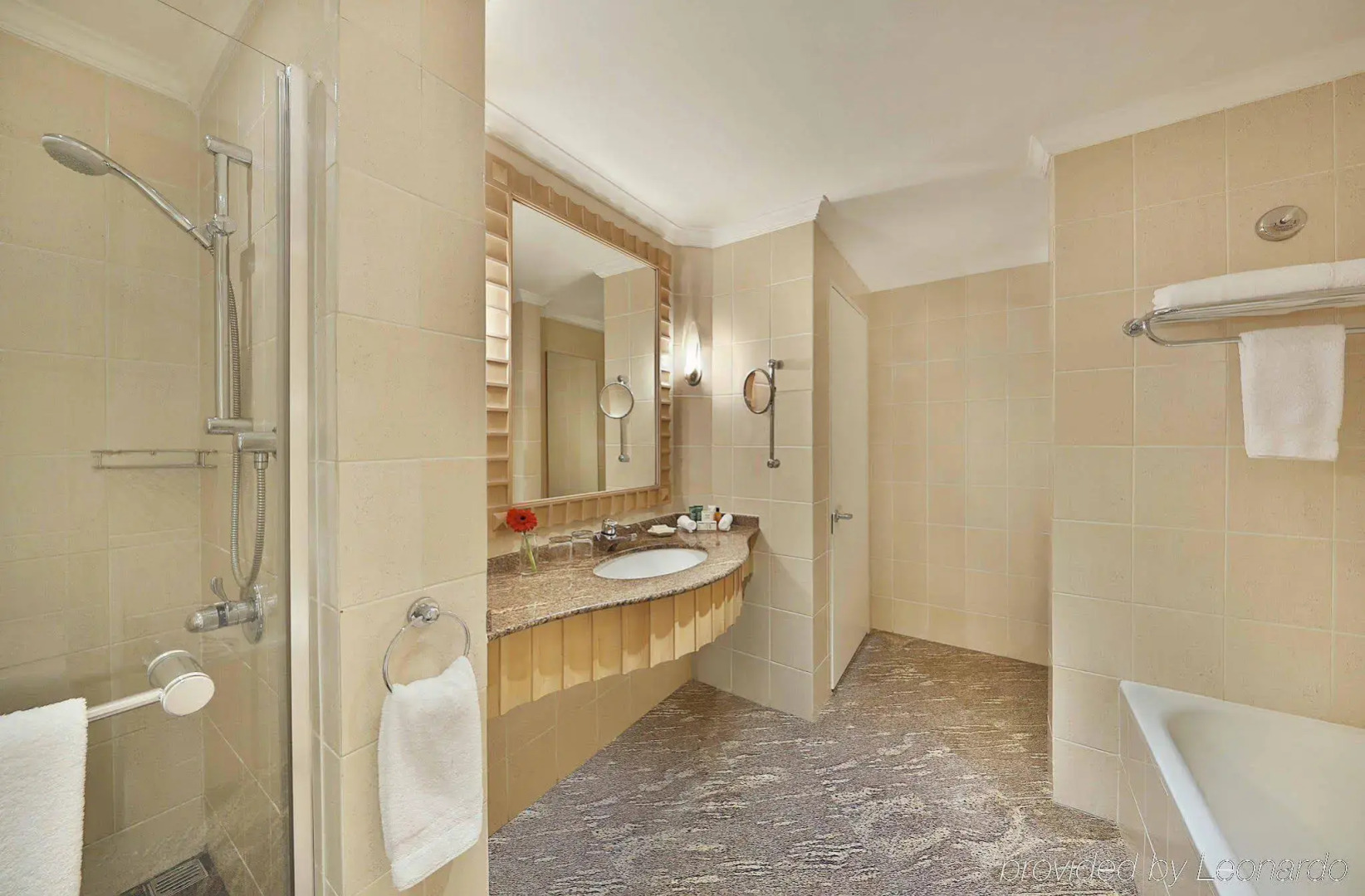 Отель NH Johannesburg Sandton