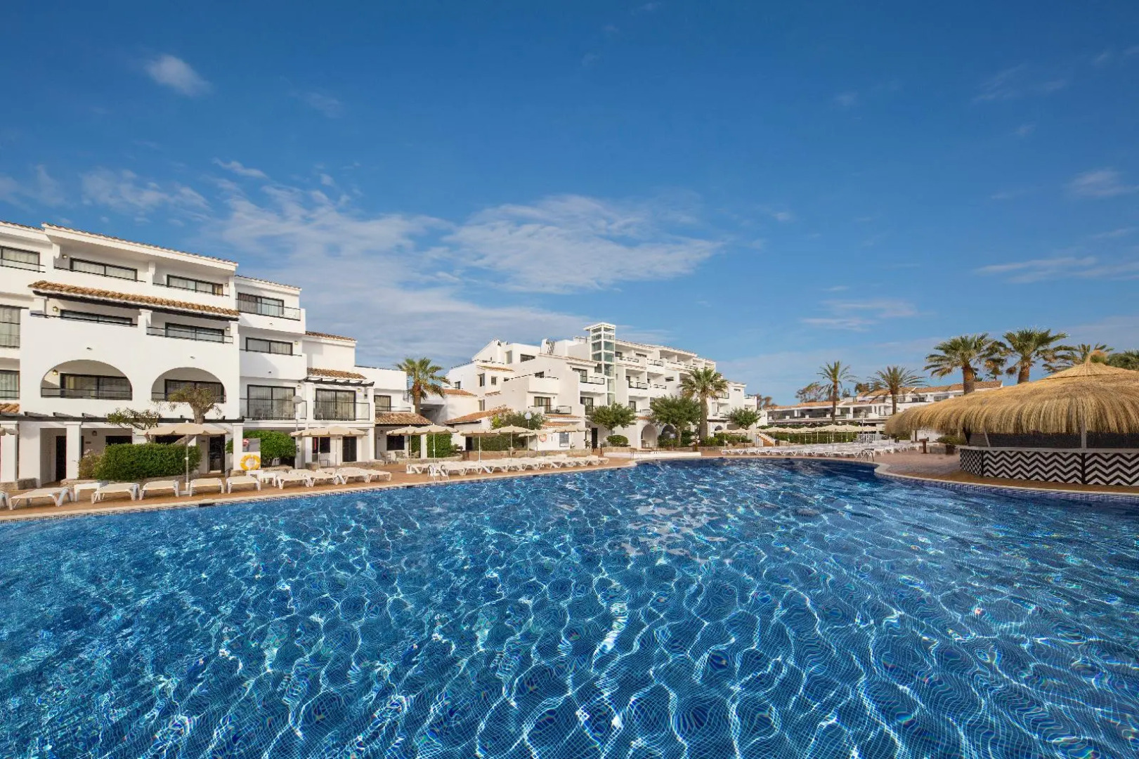 FERGUS Style Bahamas