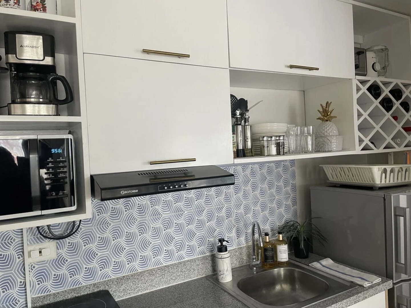 Mesavirre Bacolod | Elegantly Furnished 1BDM w/Balcony @ LOPEZ LUX.