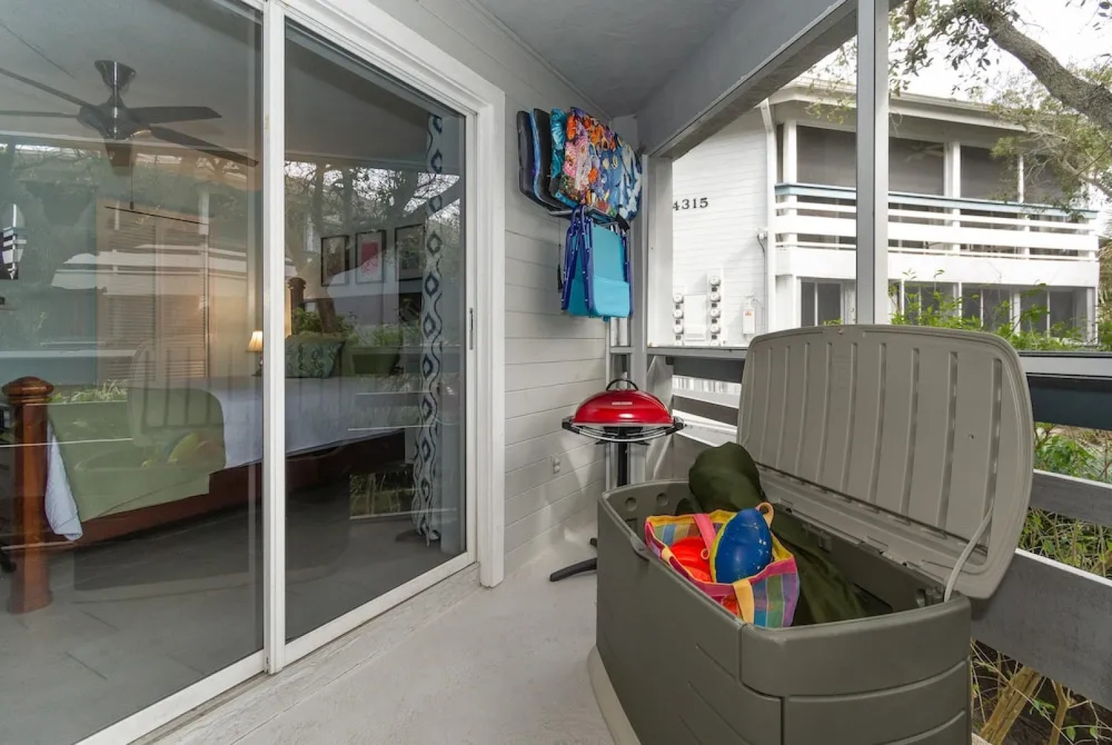 Tastefully Decorated Sea Woods Veranda Close to Pool Fitness Room Sv162