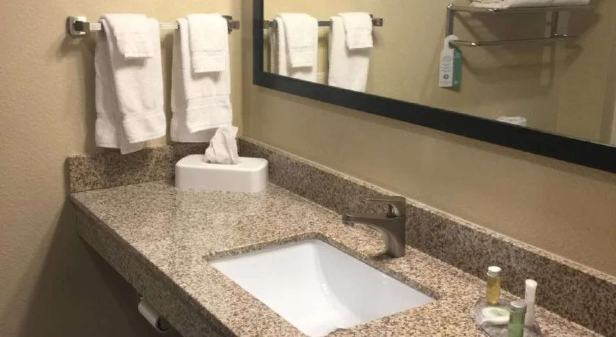 Cobblestone Hotel & Suites - Pecos