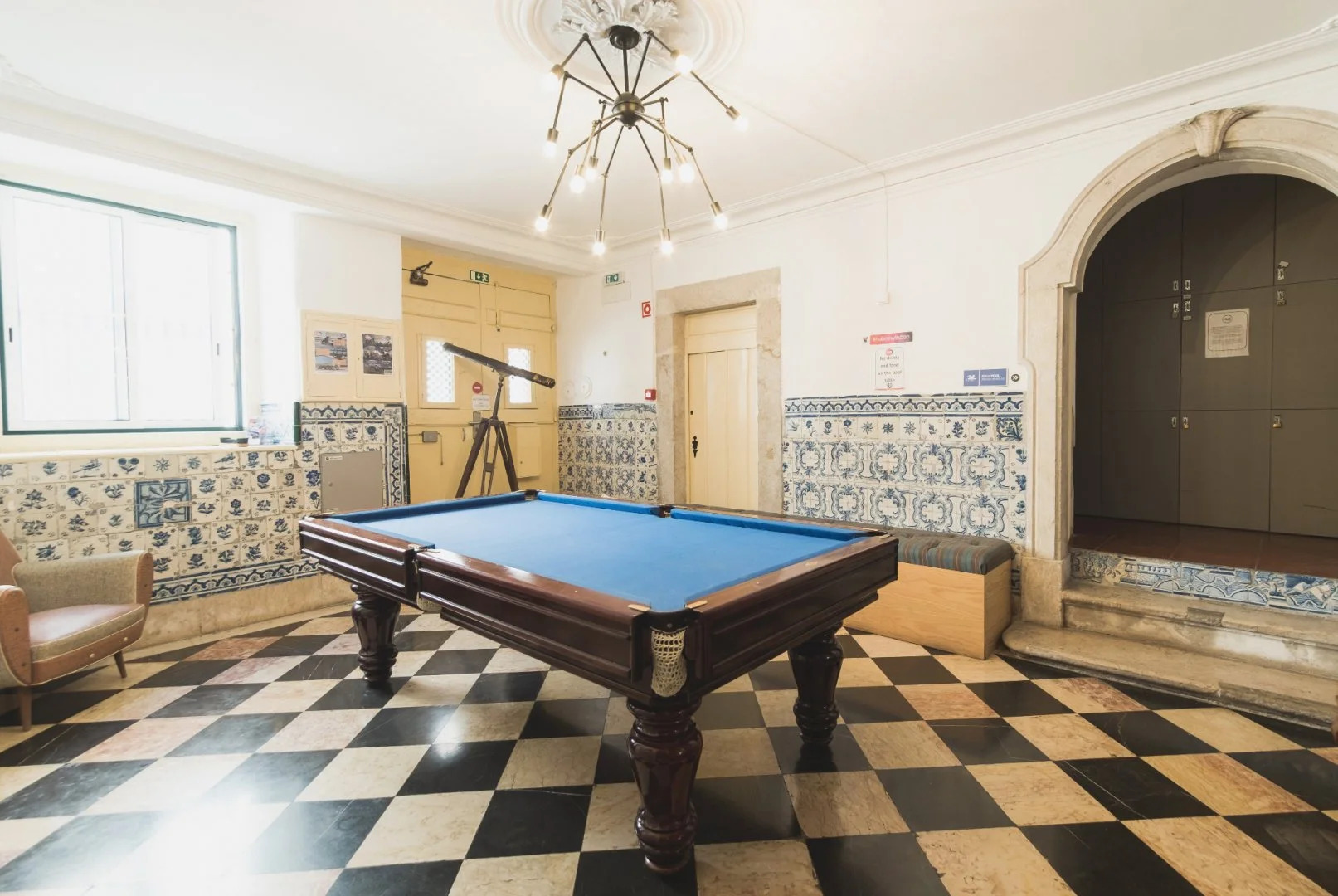 Хостел WOT New Lisbon Social