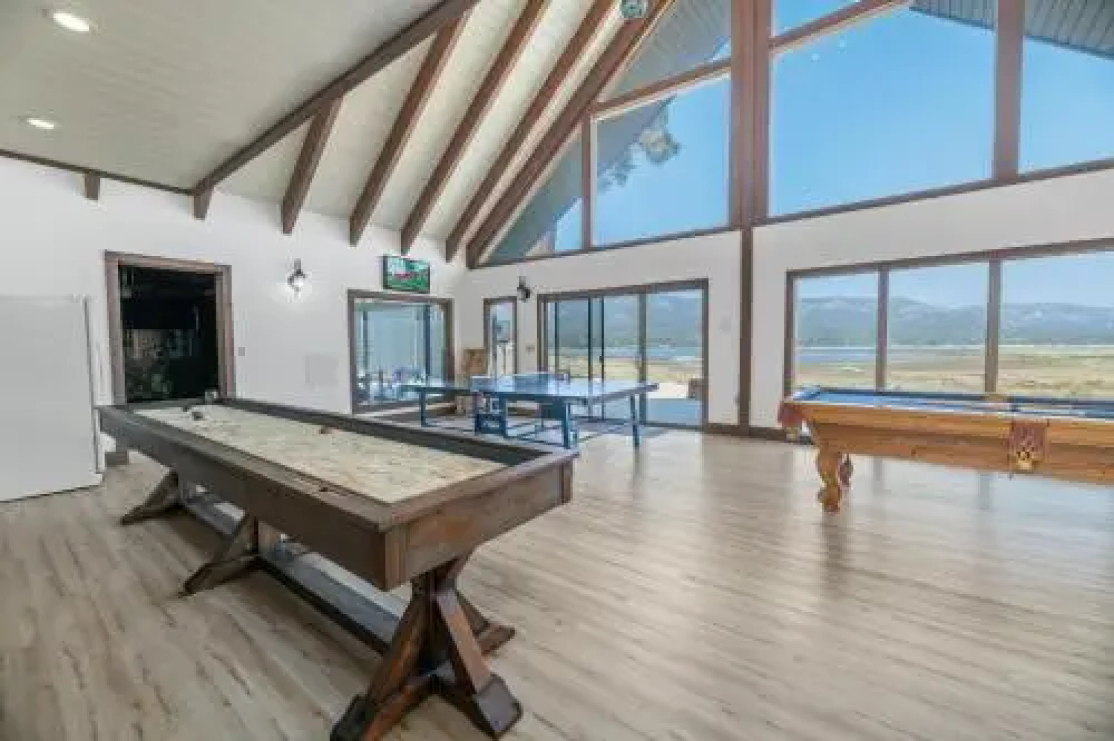 Hakuna Matata Lakefront