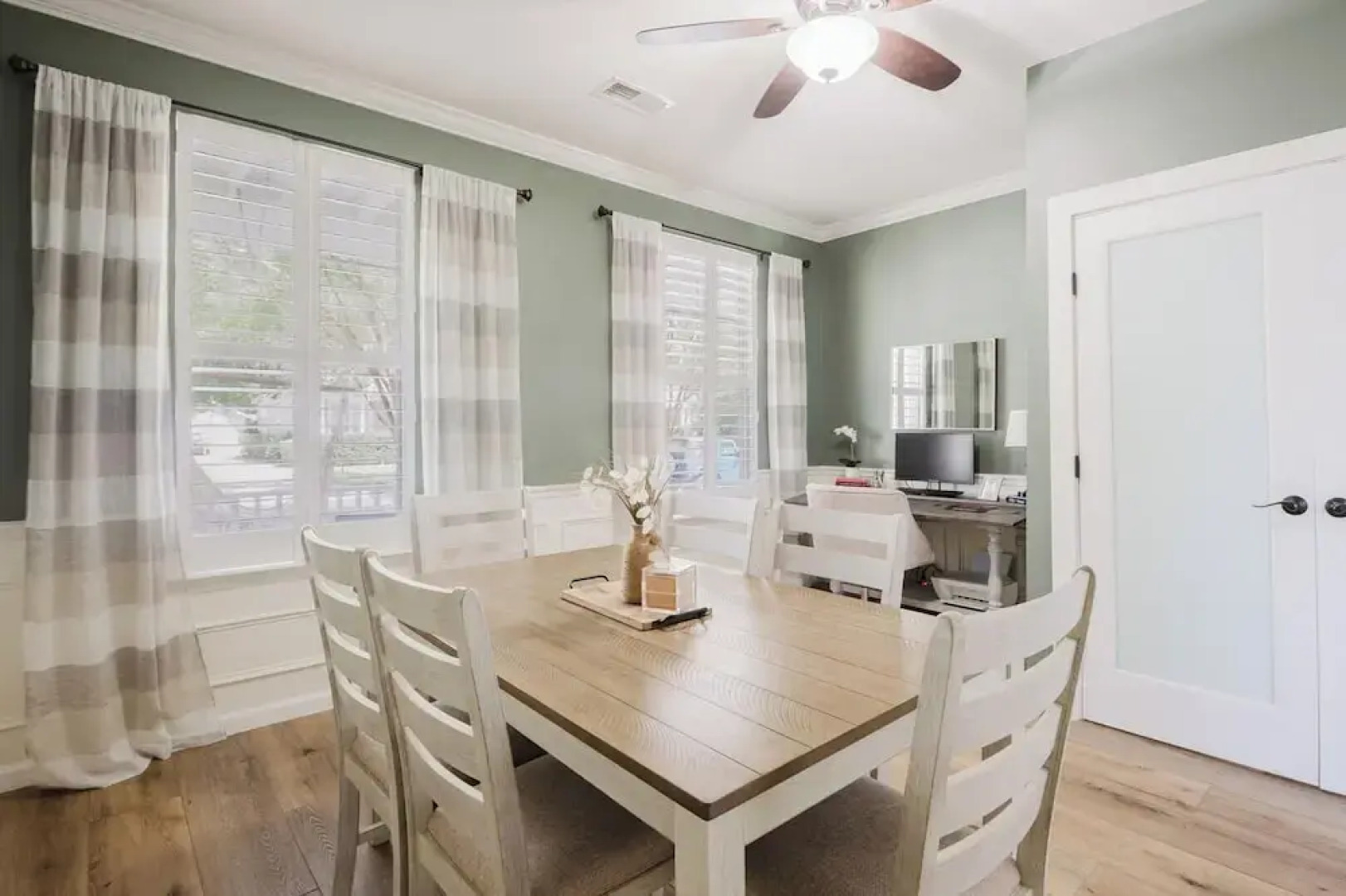 Saltee Cove Coastal Getaway - Charming 3 Bedroom/2.5 Bath Lowcountry Cottage