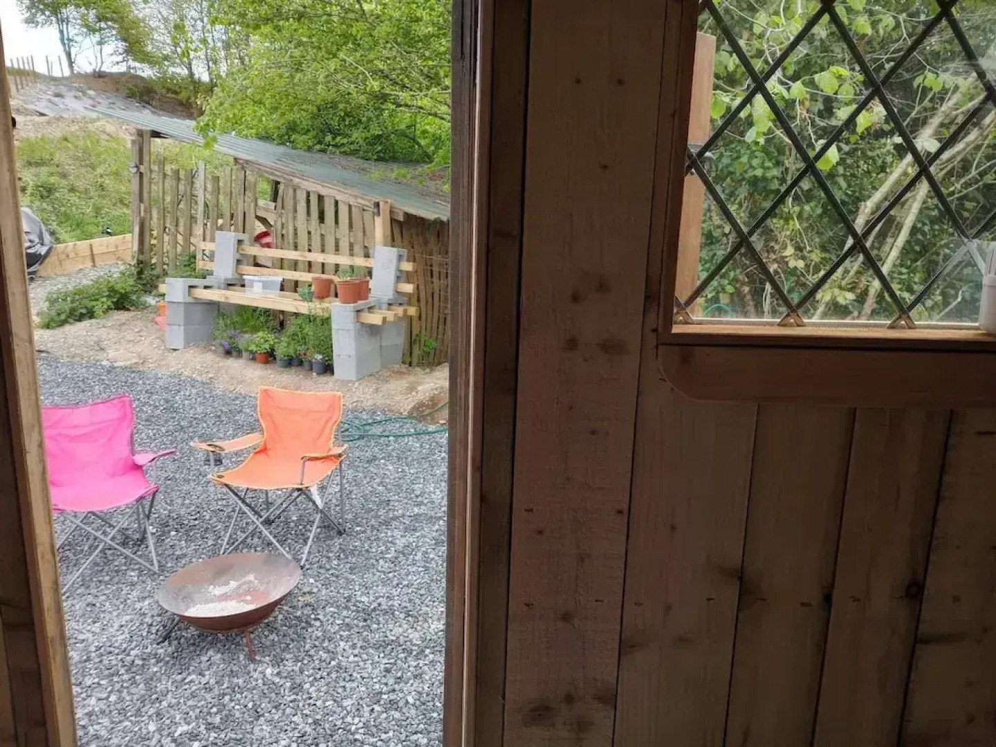 Llandovery - Cabin - Sleeps 2 - Parking - Garden