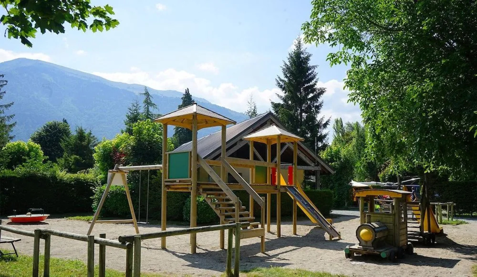 Camping le Chateau de Rochetaillée