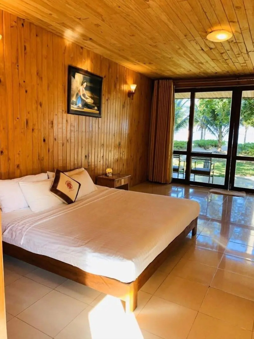 Tan Son Nhat Con Dao Resort