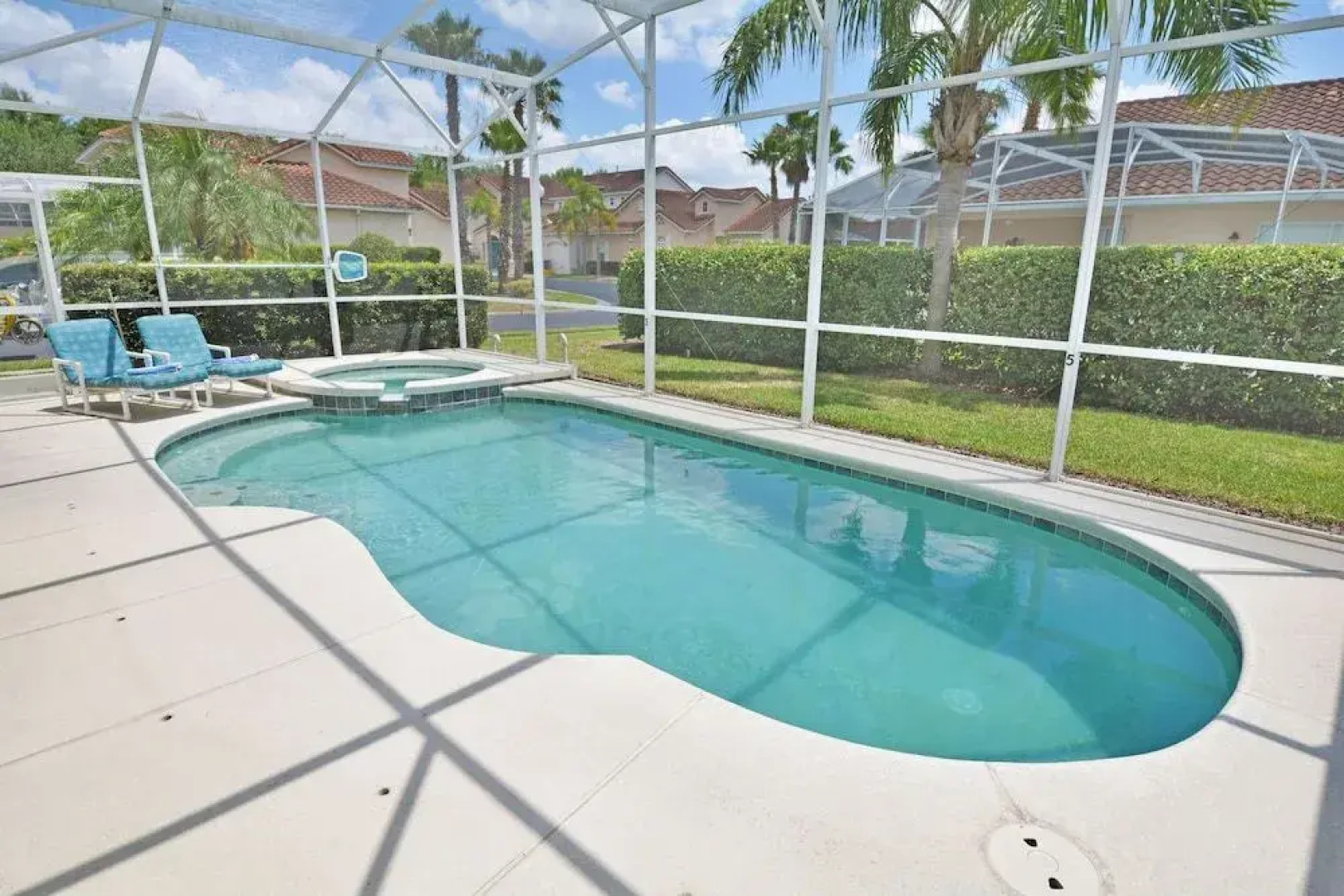 T159BD Sunshine Haven 3 Br villa by RedAwning