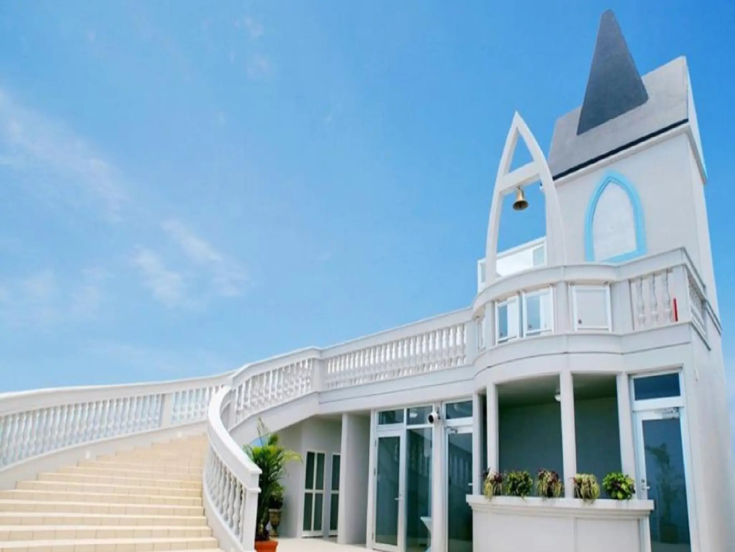 Beachside Condominium