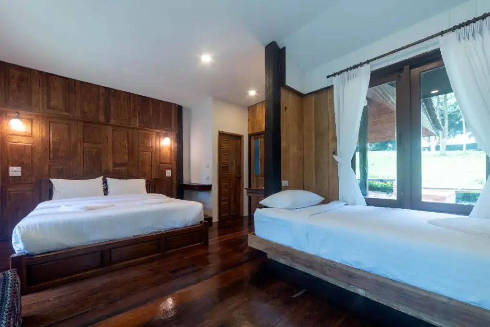 Tawan Riverside - Elephant Resort