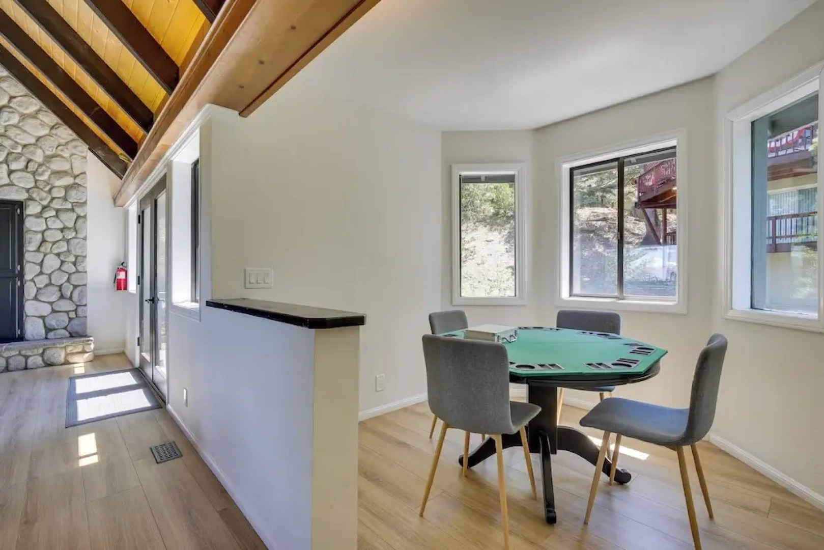 3 Decks, Game Room + Views: Lake Arrowhead Home!