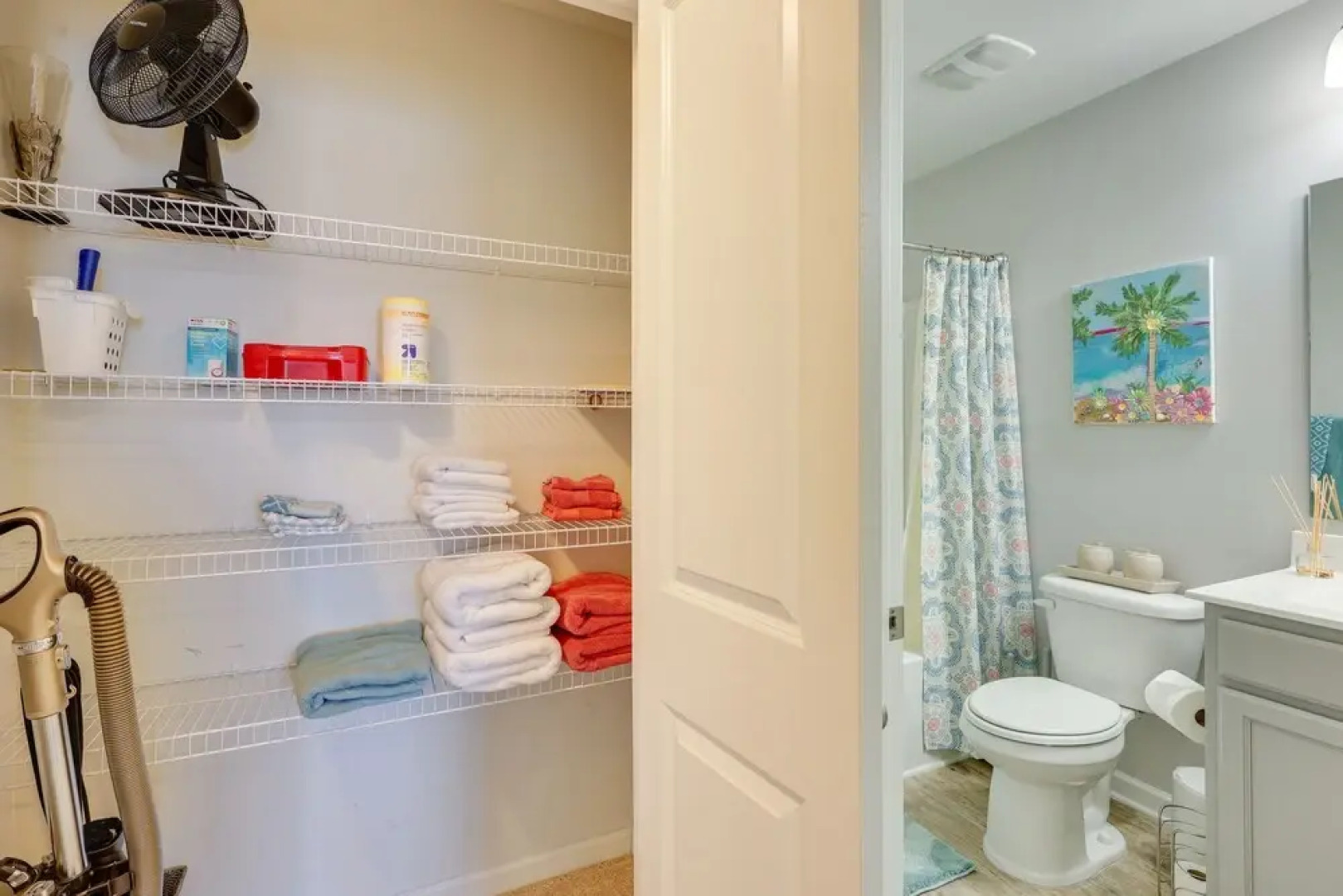 Sweet Dreamin Townhome ~ 7 Mi to Beach!