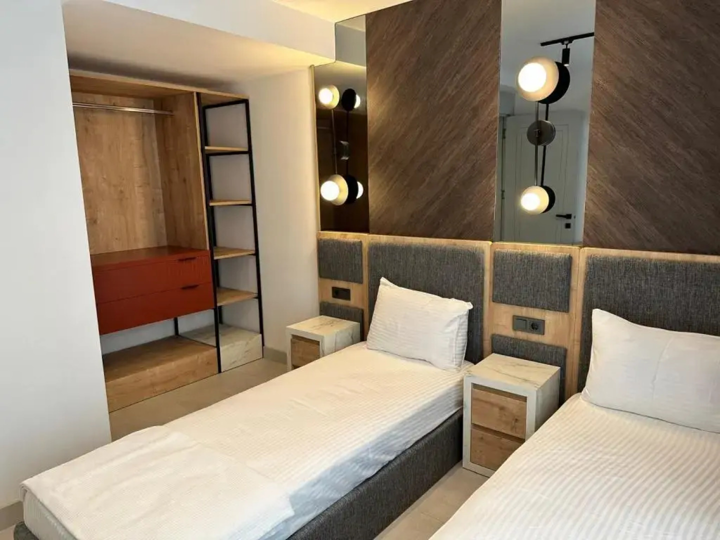 Ayayorgi̇ Homes & Hotels