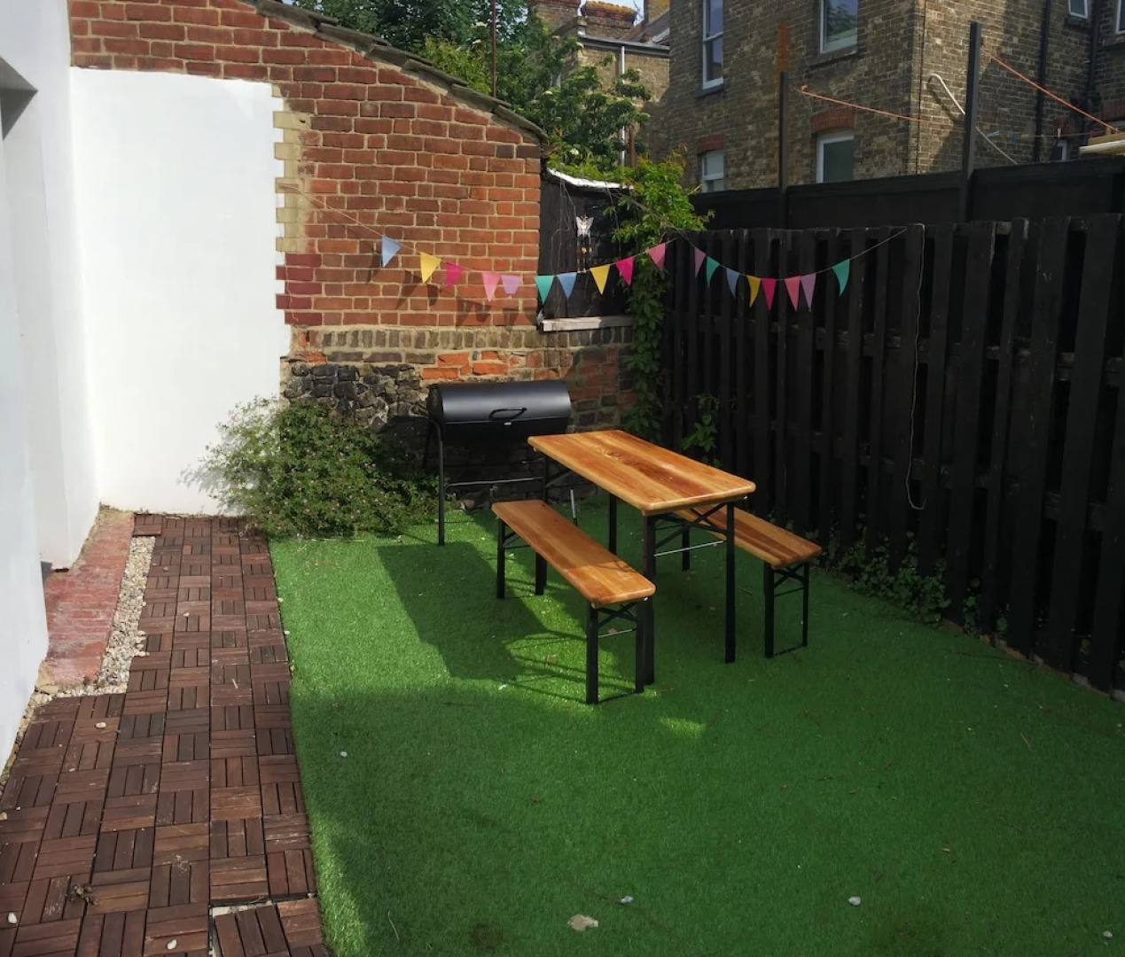 5 bedroom Seaside Townhouse Beautifully Renovated