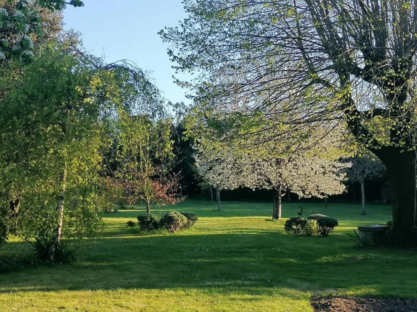 Maison d'une chambre avec jardin clos et wifi a Sigogne
