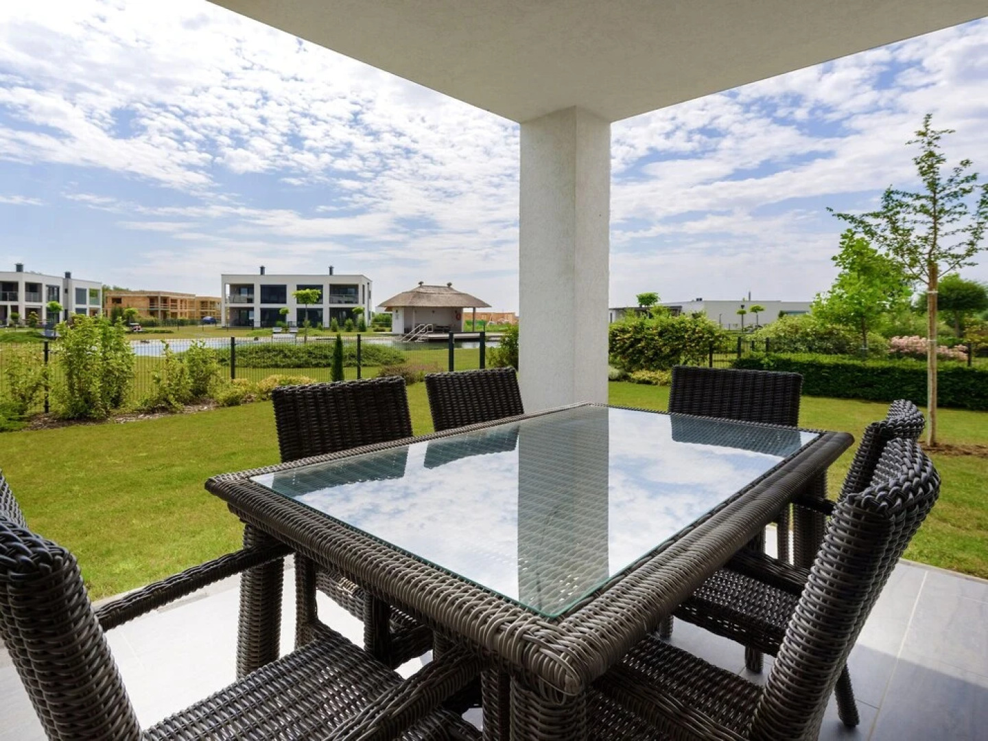 Gorgeous Apartment With Swimming Pool, Roof Terrace, Garden