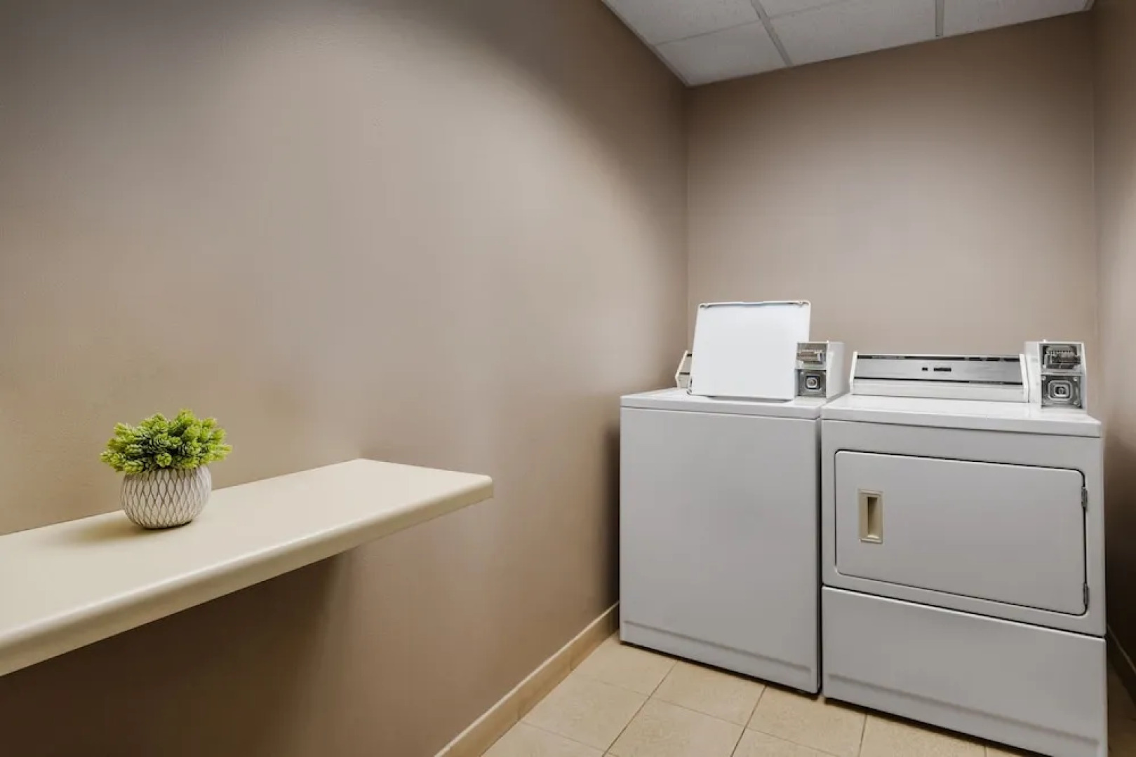 Courtyard Sacramento Folsom