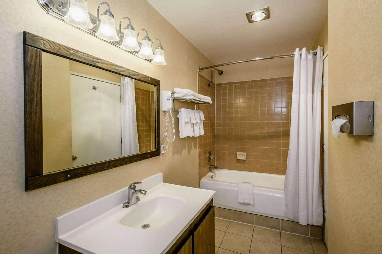 Quality Inn Redding near I-5