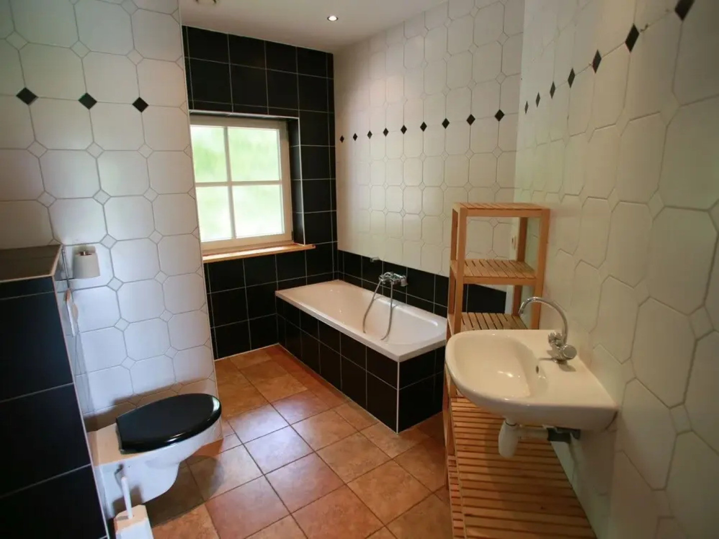 Cozy House With a Sauna and hot tub Surrounded by Nature