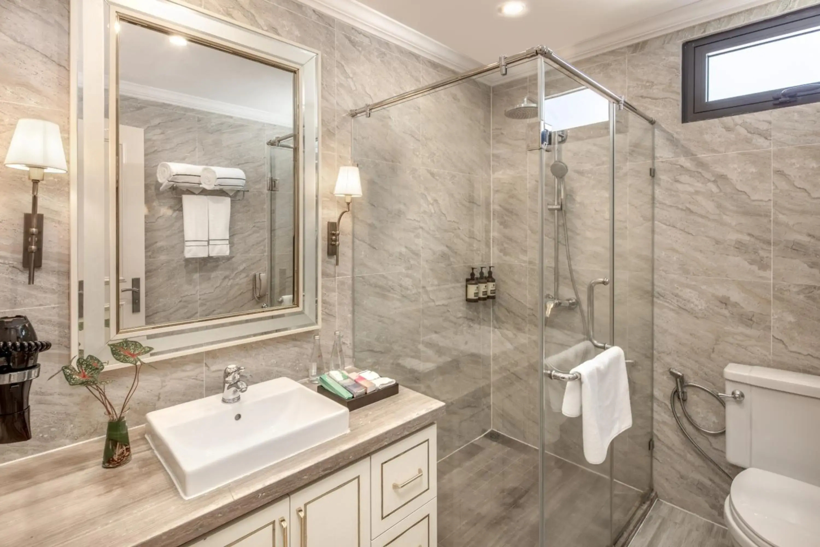 Melia Vinpearl Cam Ranh Beach Resort