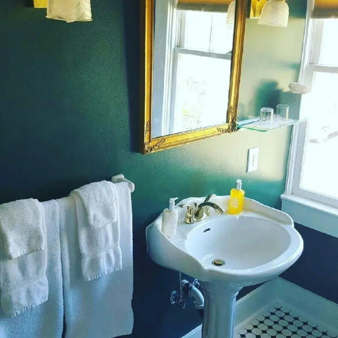 Bayberry Inn B&B