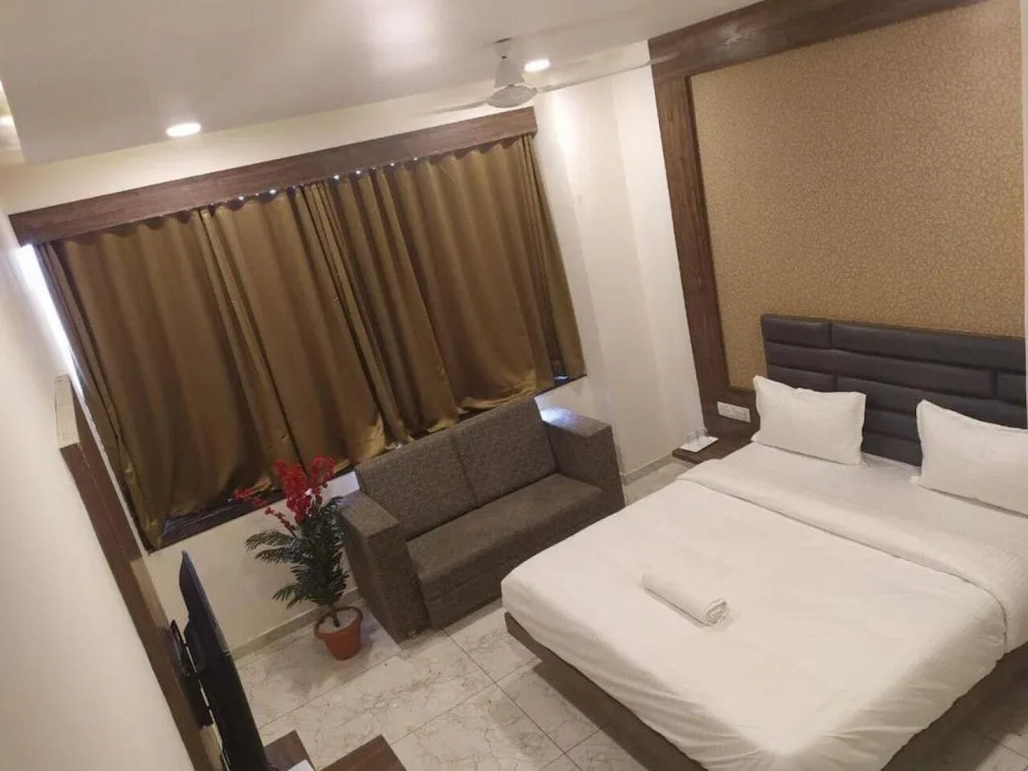 Hotel Krishna Palace