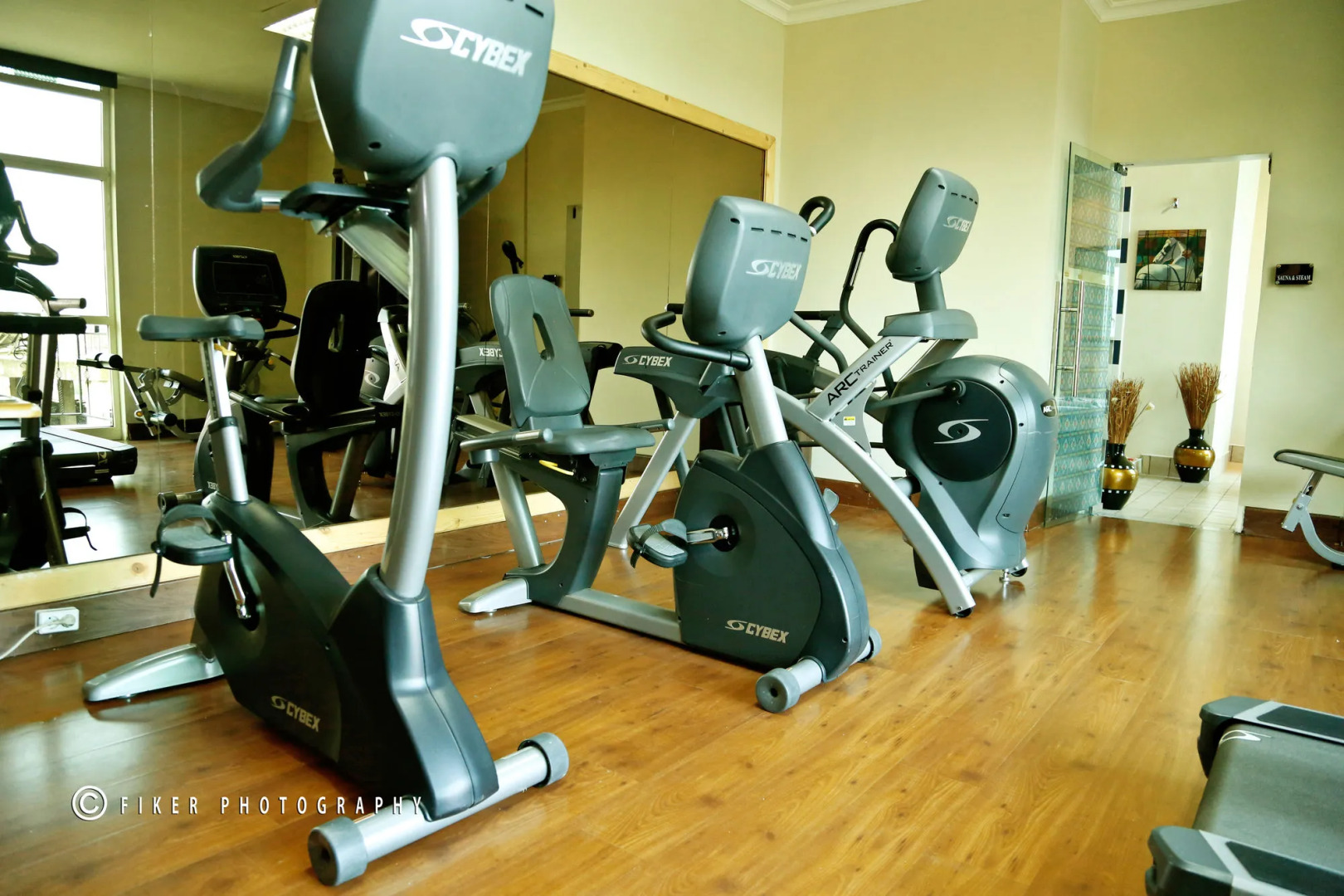 Monarch Parkview Hotel