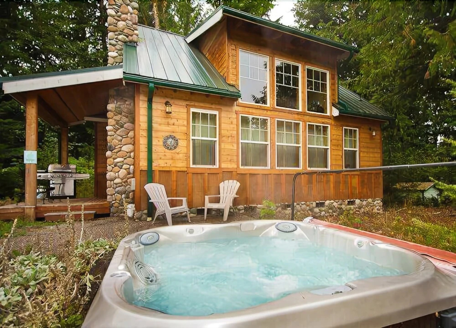 Mt. Baker Lodging Cabin 11 – Hot Tub, BBQ, Sleeps 6! by MBL