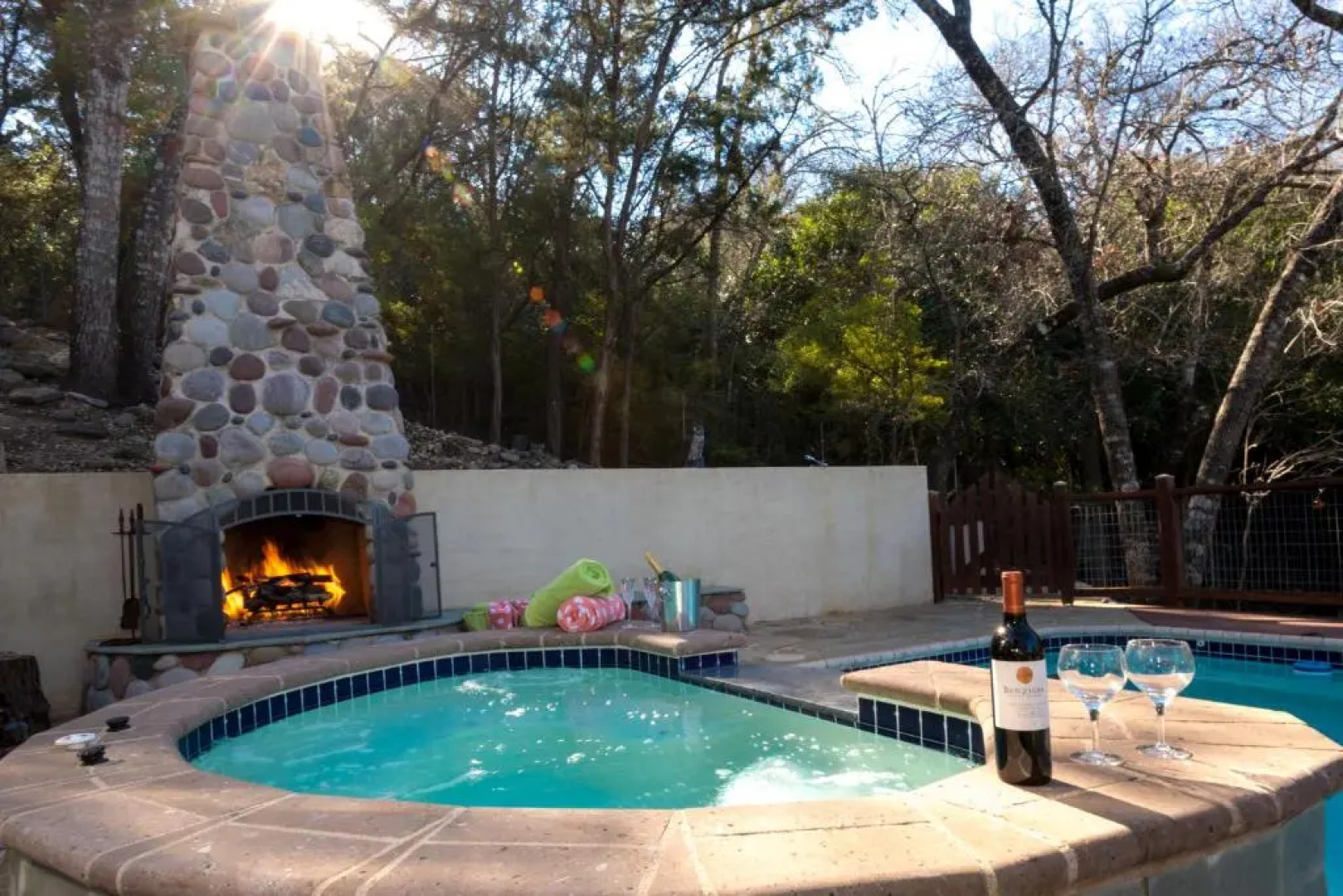 Lake Austin Luxury Guesthouse Cabin Retreat & Modern Farmhouse Suite