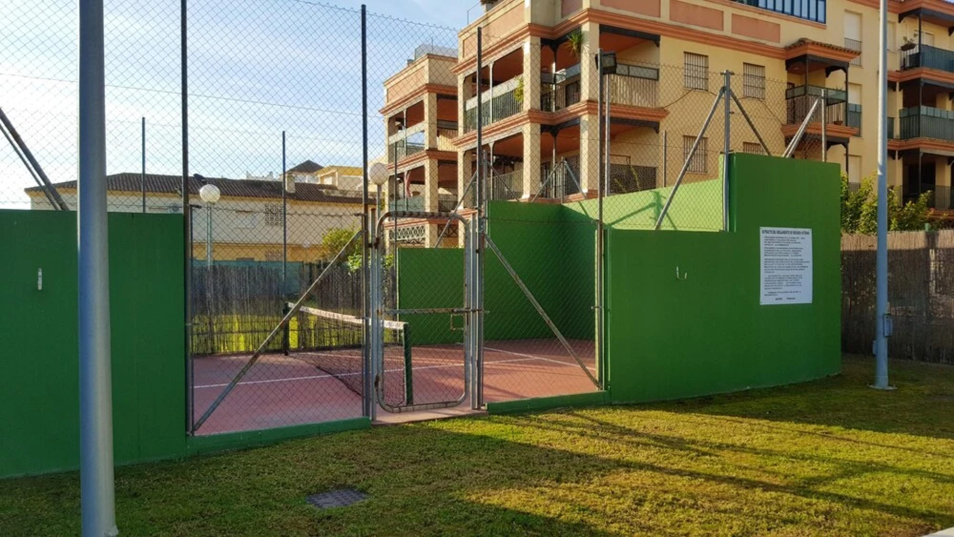 House With 2 Bedrooms in Chipiona, With Pool Access and Terrace - 250