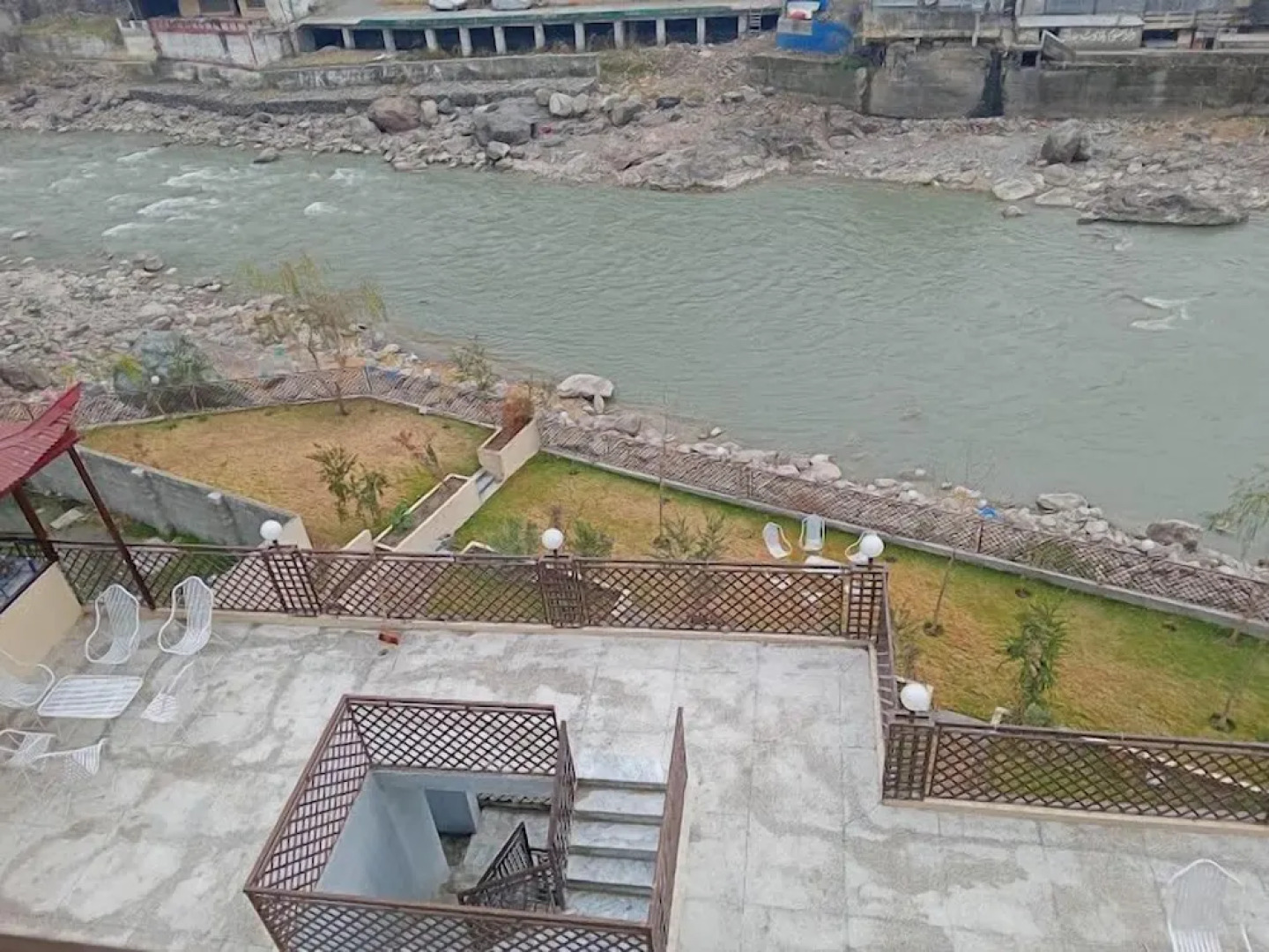 Riveria The Edge Hotel