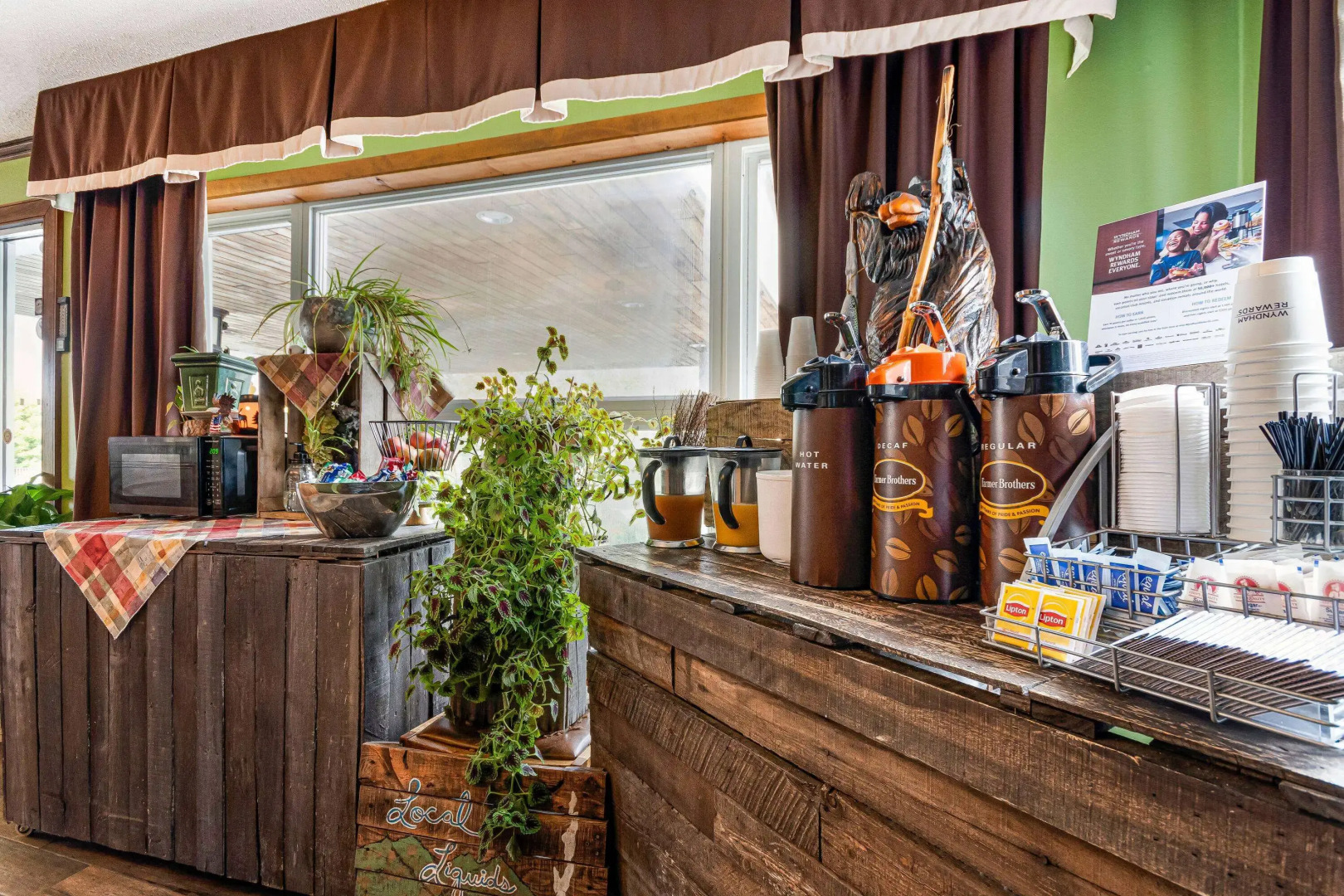 Super 8 by Wyndham Lake George/Downtown