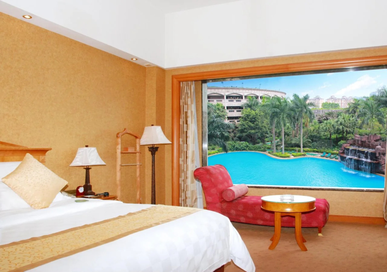 Dongguan OYC Crown Prince Hotel