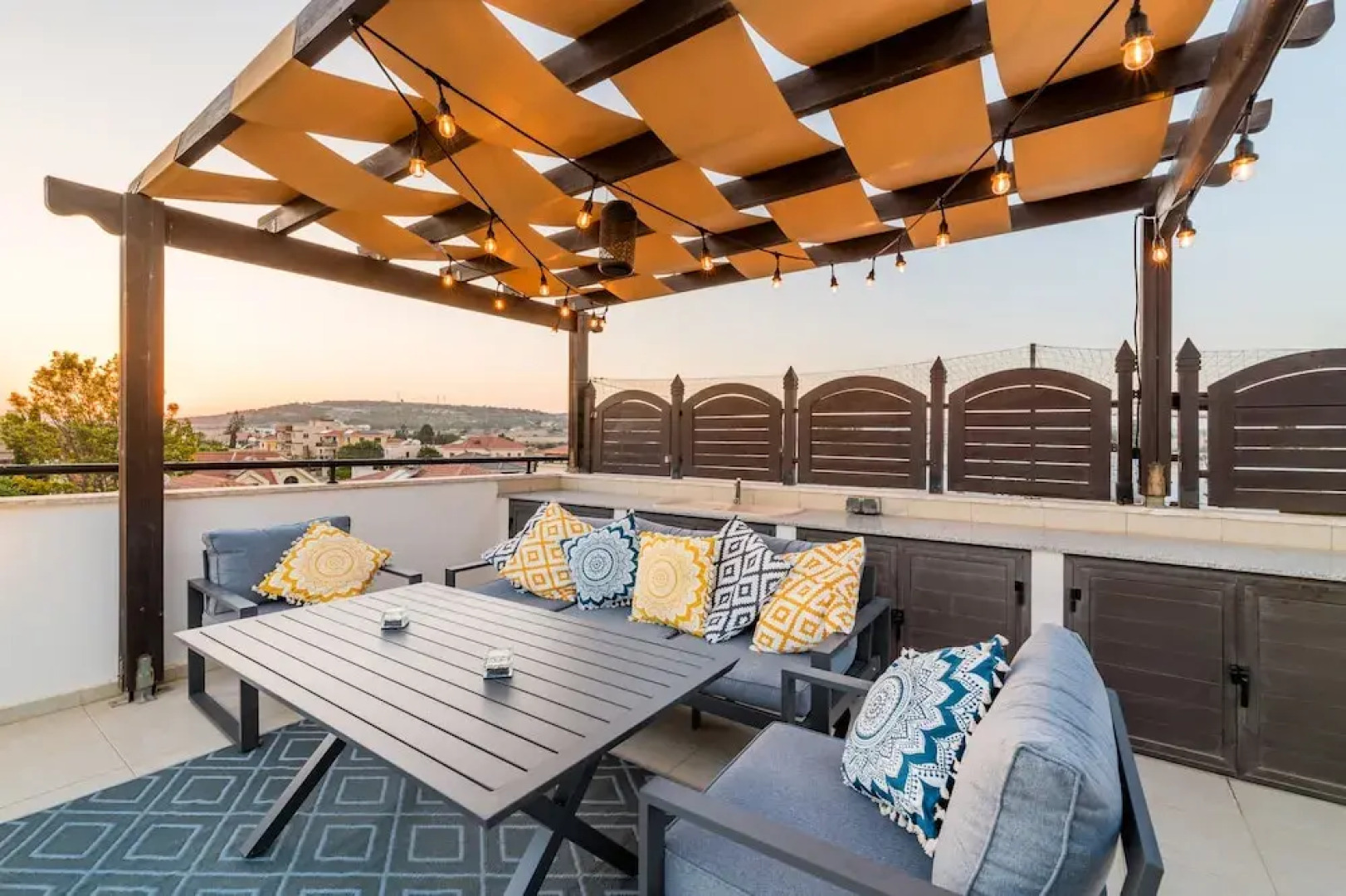 Private Roof Top Terrace Overlooking Pool in Pyla