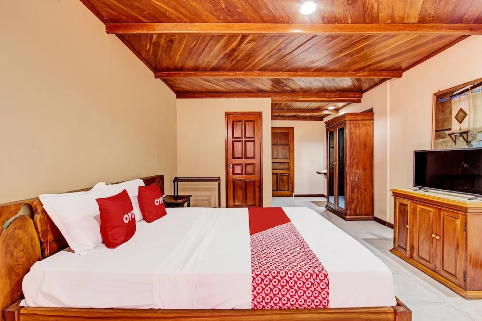 OYO 92329 Sewu Mas Hotel