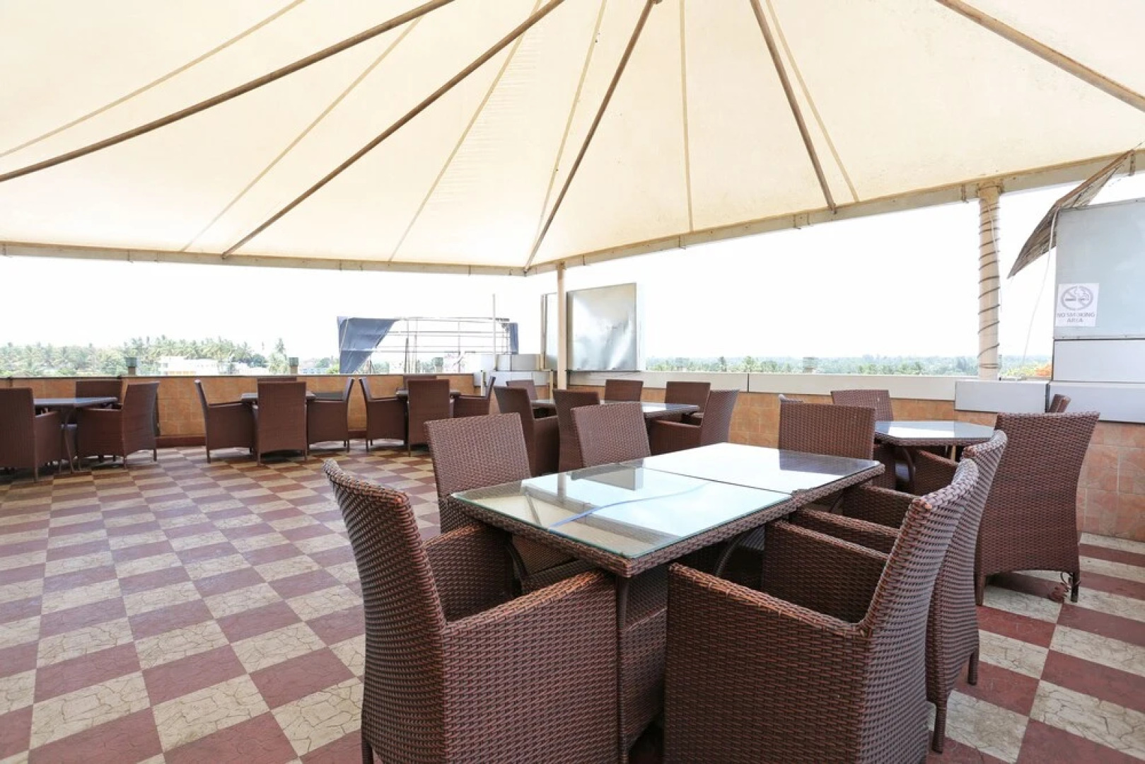 OYO 7570 Near KSRTC Bus Stand