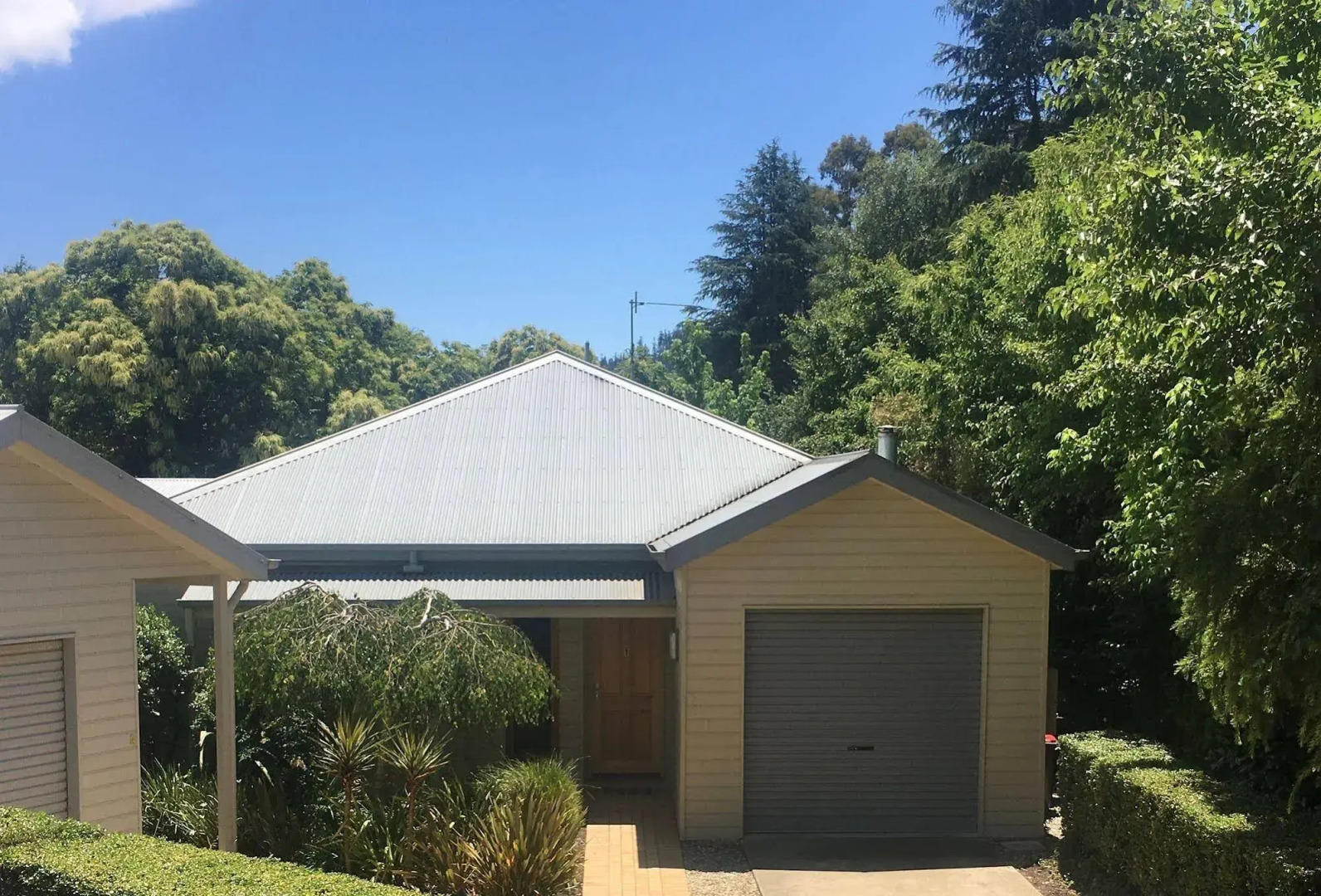 Abalina Cottages, Rotary Drive