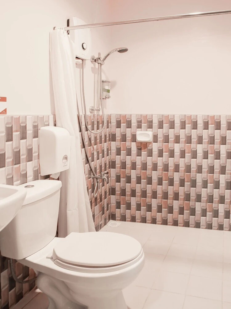 OYO 484 Gonzala Suites