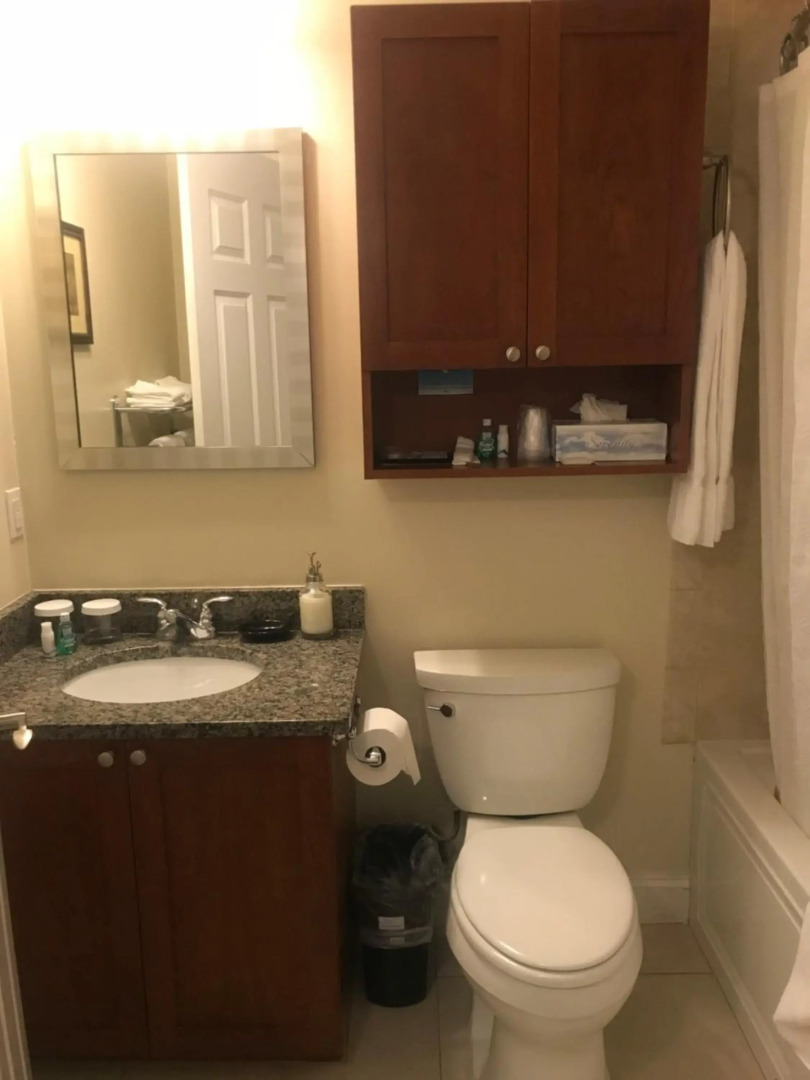 Crescent Suites Hotel