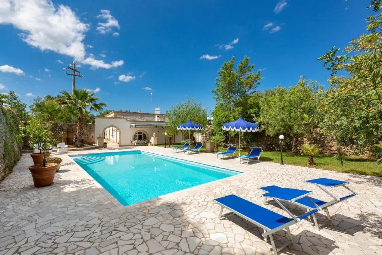 Villa Medici alla Macchia by BarbarHouse