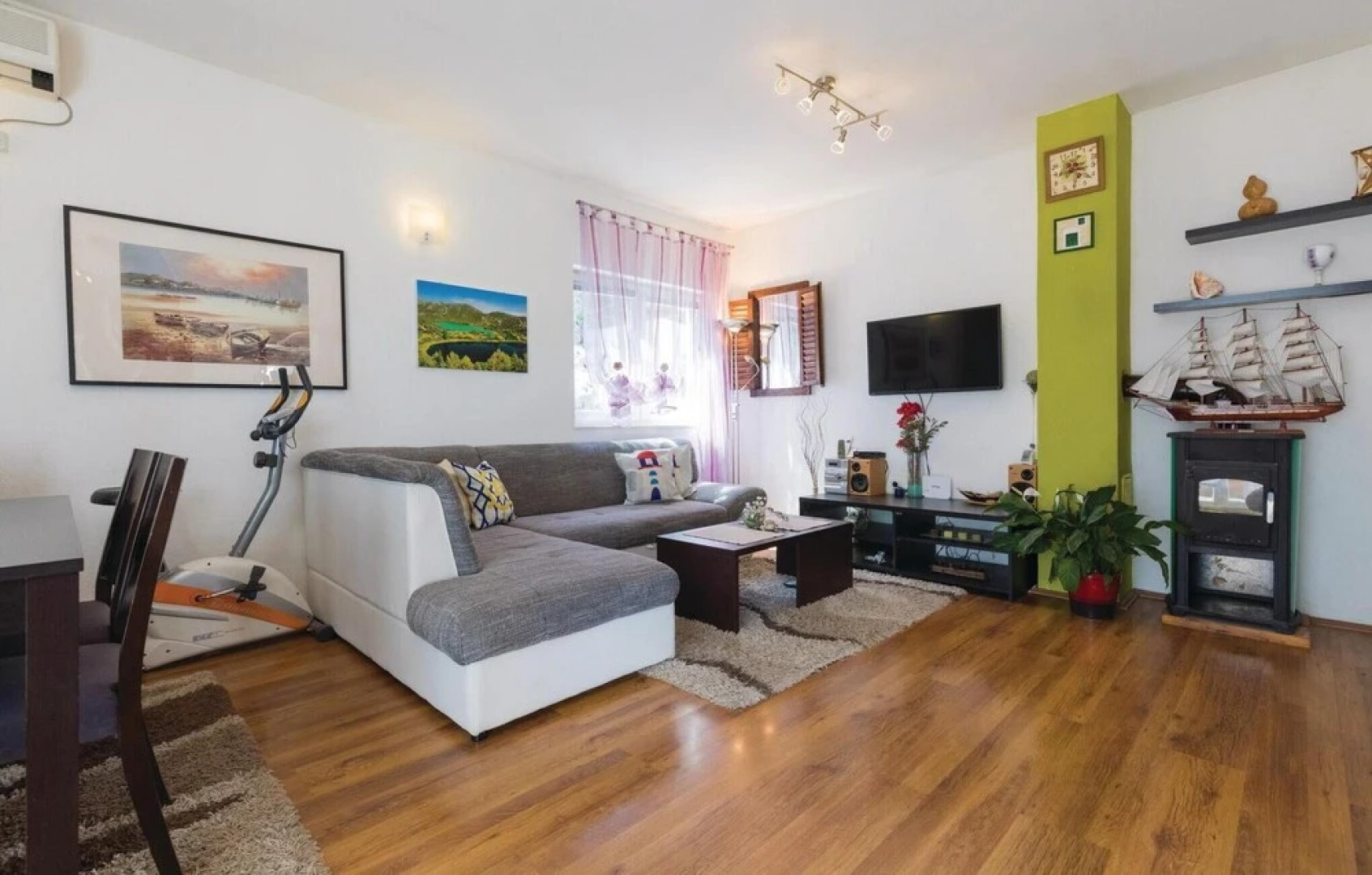 Nice Home in Bacinska Jezera With Wifi and 3 Bedrooms