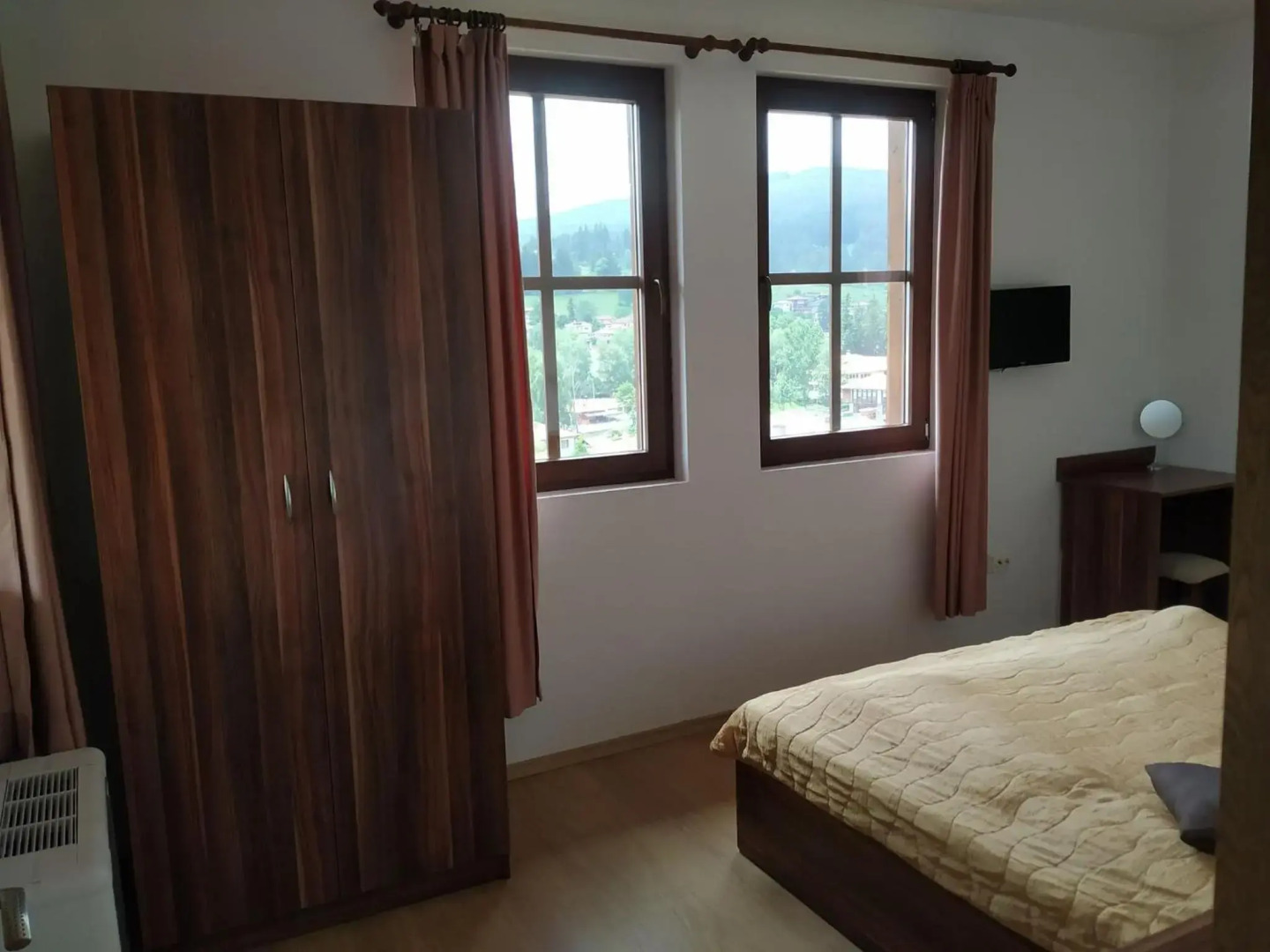 Емили Фемили Хаус