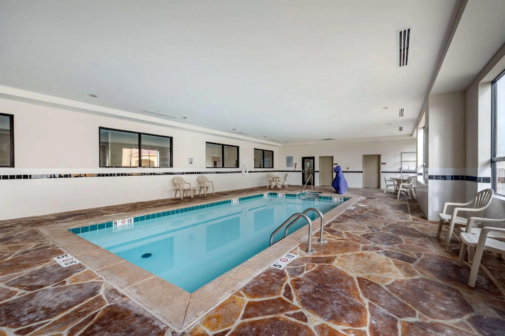 Spark by Hilton Shawnee